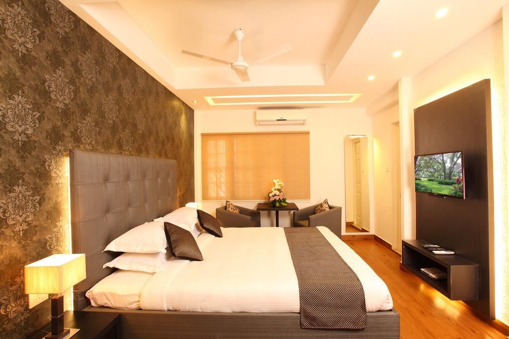 Hotel Luciya Palace Thrissur Phòng bức ảnh
