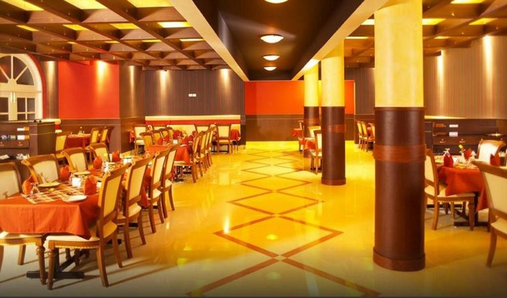 Hotel Luciya Palace Thrissur Ngoại thất bức ảnh