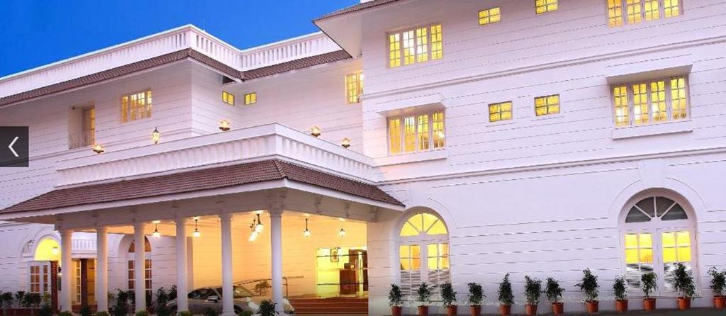 Hotel Luciya Palace Thrissur Ngoại thất bức ảnh