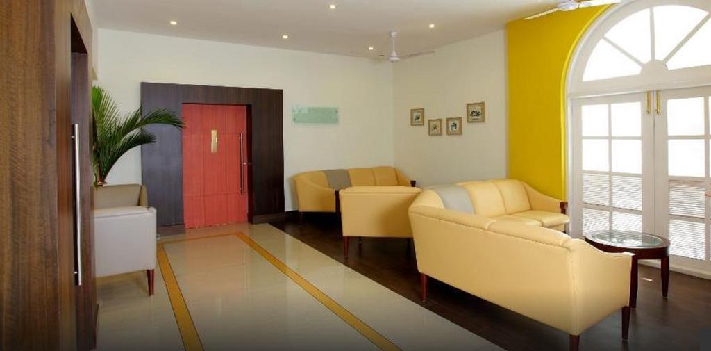 Hotel Luciya Palace Thrissur Ngoại thất bức ảnh