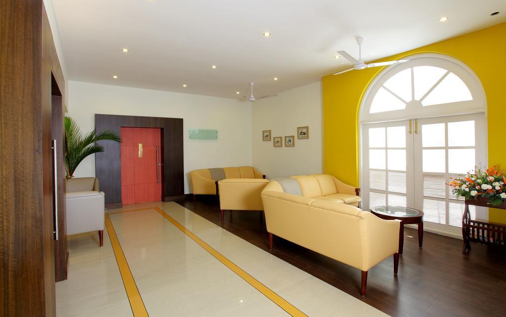 Hotel Luciya Palace Thrissur Ngoại thất bức ảnh