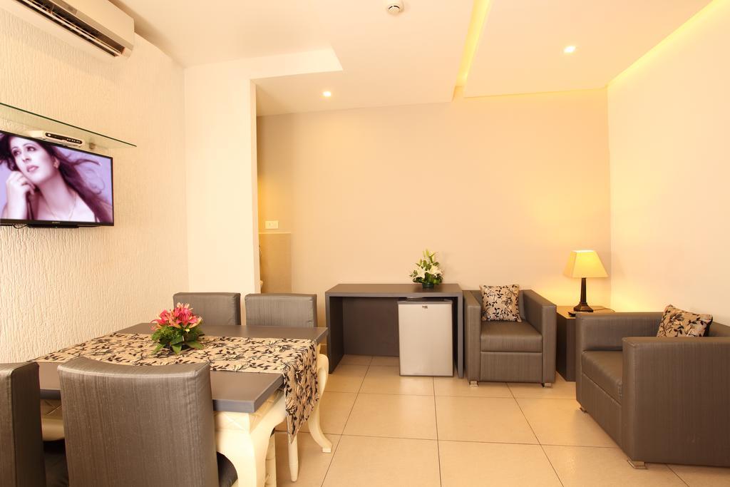 Hotel Luciya Palace Thrissur Ngoại thất bức ảnh